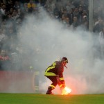 Serbia-tifosi-fumogeno.jpg