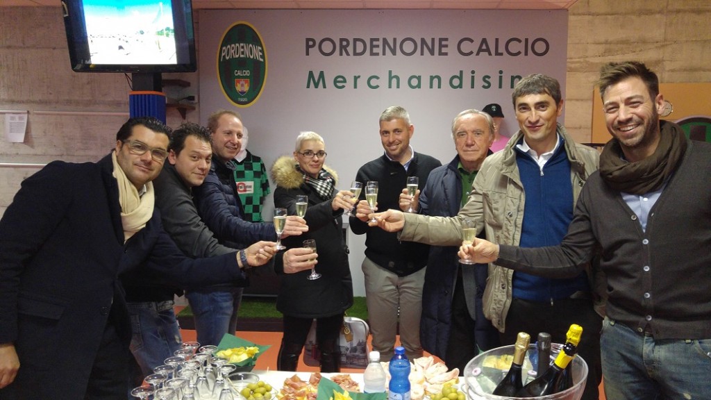 Brindisi-Aperitivo-Neroverde.jpg