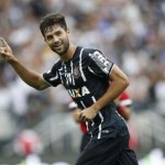 corinthiansxsantos-felipecomemoralanima2015040500651.jpg