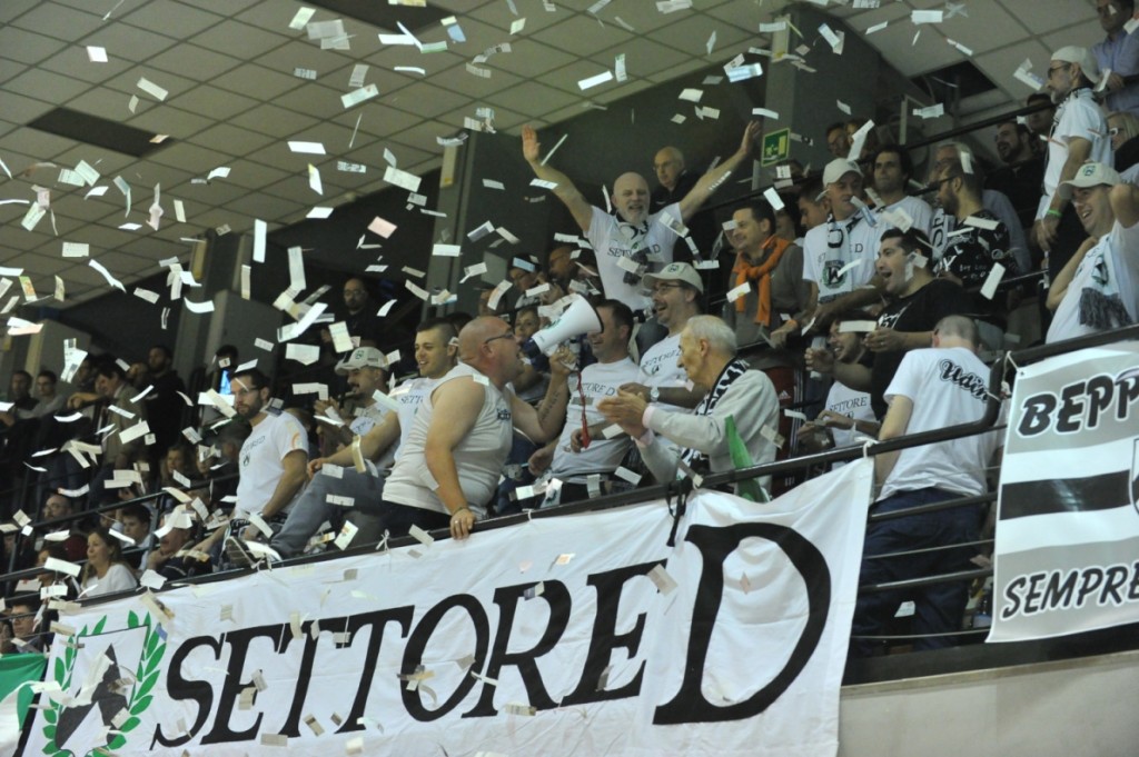 Gsa Udine Settore D Tifosi FOTO ZAMOLO