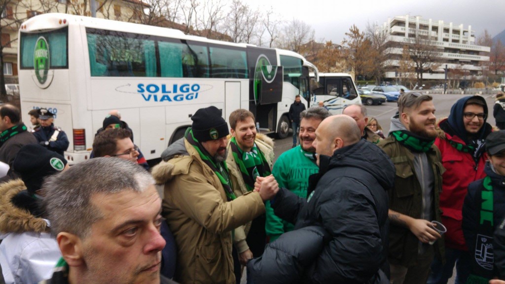 Tifosi e mister Tedino a Bolzano