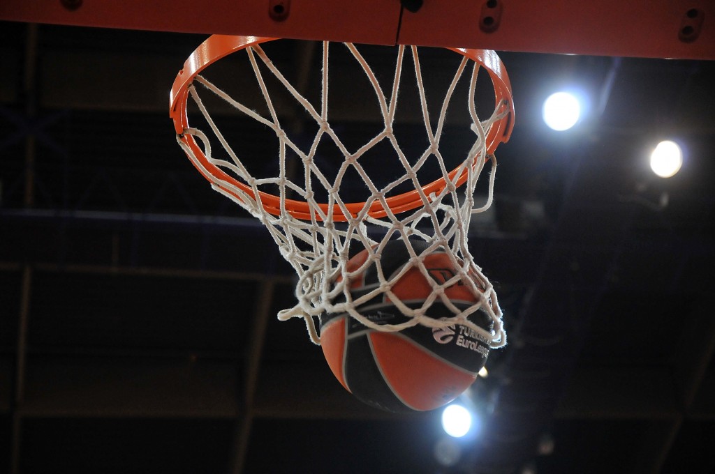 BASKET CANESTRO PALLONE Olympiacos Piraeus v Fenerbahce Istanbul 2016/2017 Turkish Airlines EuroLeague