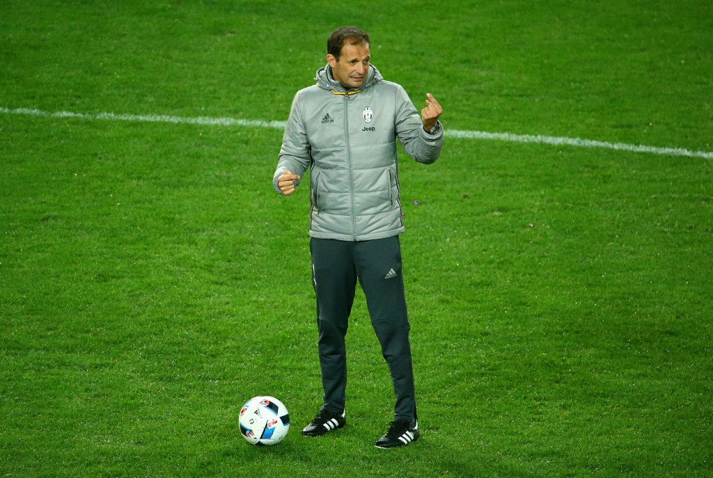 Juventus FC Press Conference &amp; Training Session
