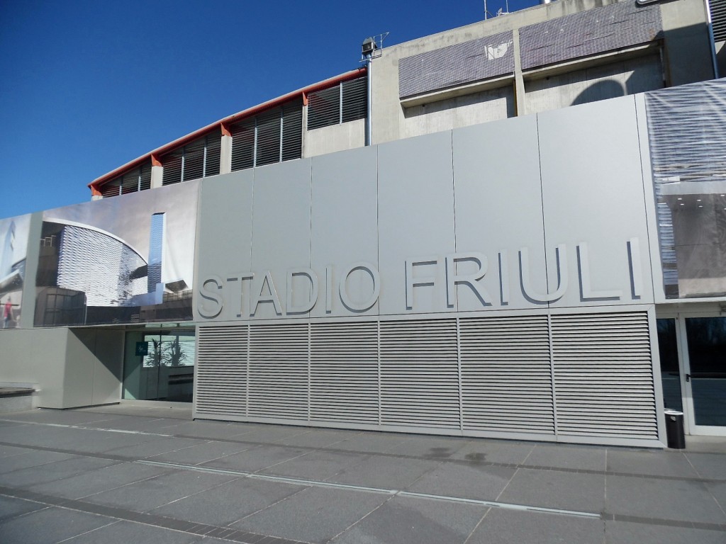 Stadio Friuli Dacia Arena ingresso principale esterno