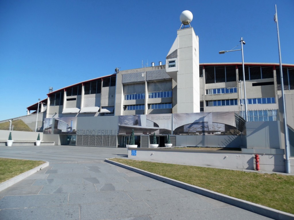 Stadio Friuli Dacia Arena ingresso principale esterno 2