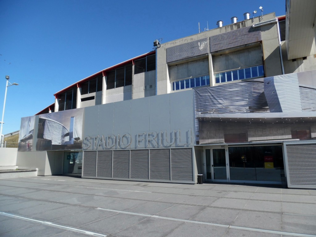 Stadio Friuli Dacia Arena ingresso principale esterno 4