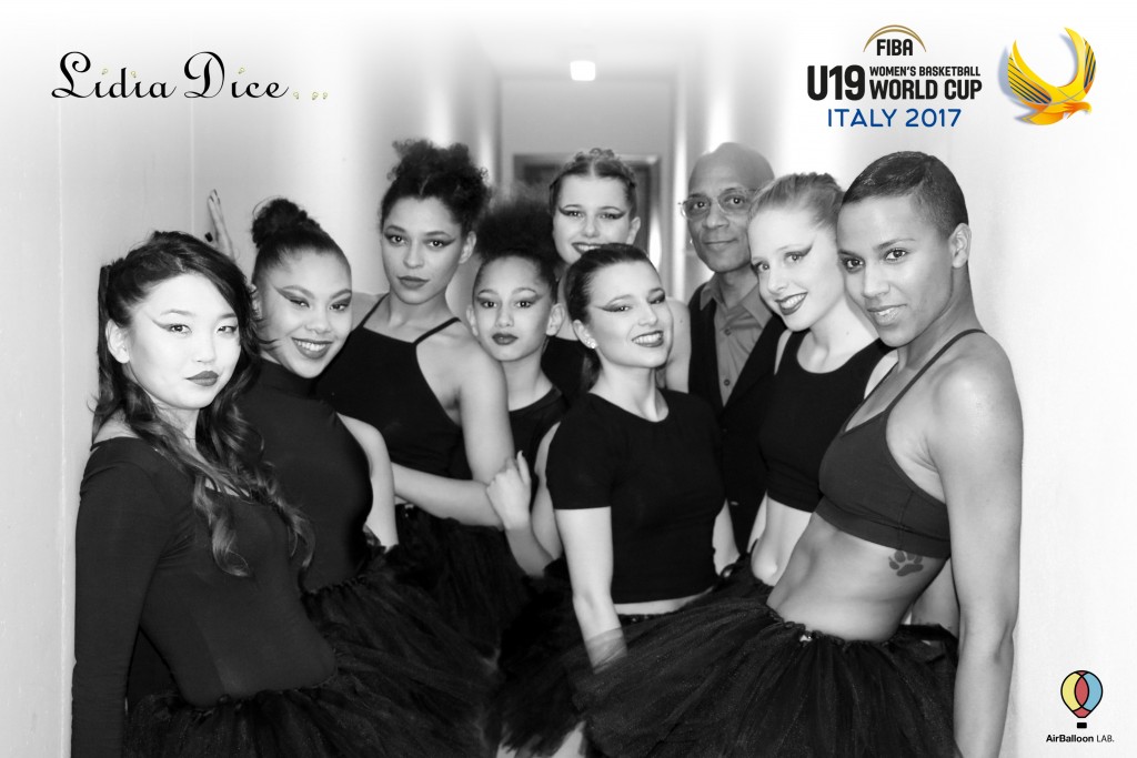 Black Swan Lidia Carew