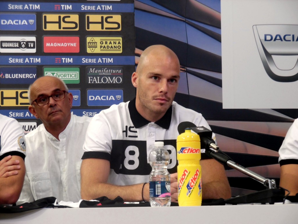 Udinese Nuytinck presentazione 2