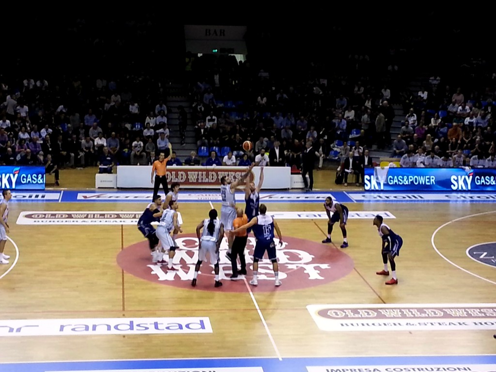 Gsa Udine Fortitudo Bologna palla a due