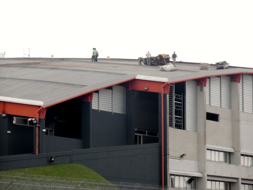 Stadio Friuli lavori tetto operai 3