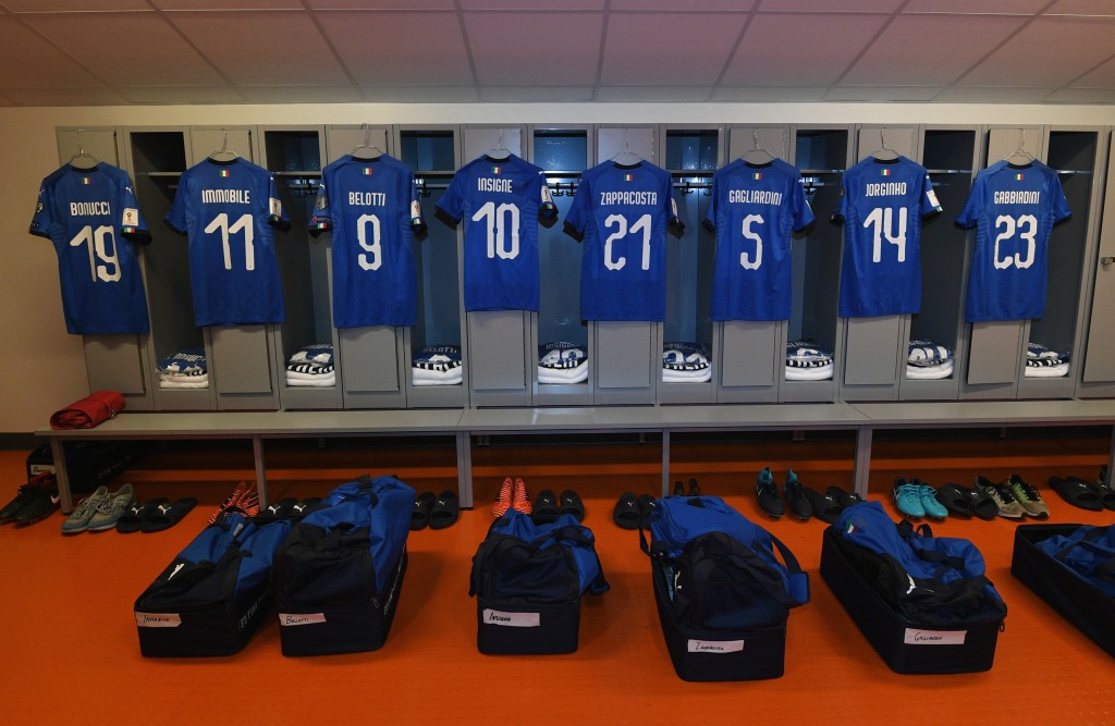 SVEZIA ITALIA MAGLIE SPOGLIATOIO Sweden v Italy - FIFA 2018 World Cup Qualifier Play-Off: First Leg