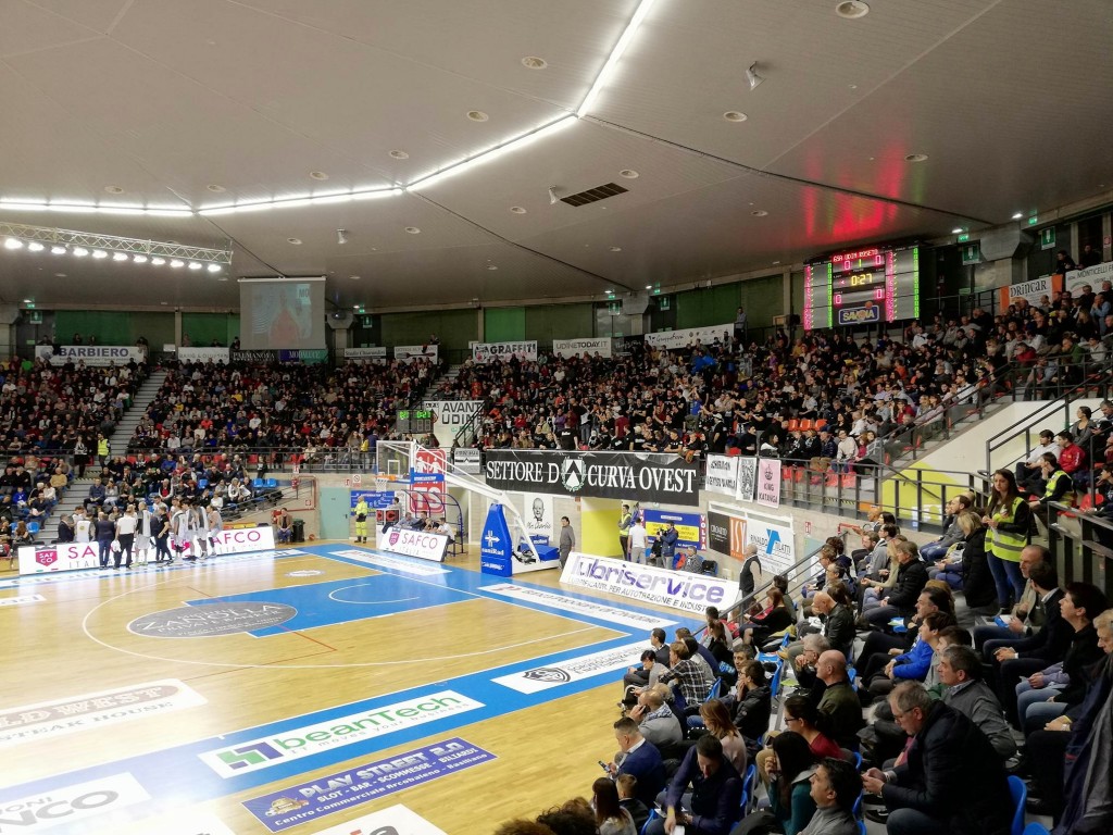 Gsa Udine Roseto Sharks tifosi Settore D