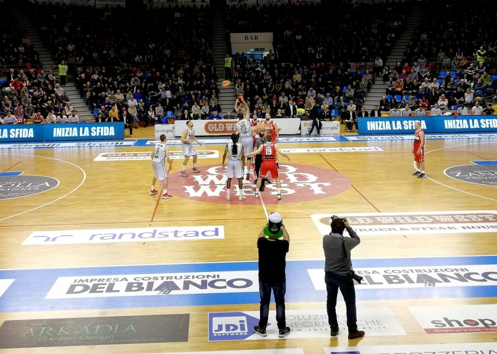 Gsa Udine Unieuro Forli palla a due