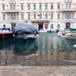 Acqua alta a Trieste. Previsto per oggi picco alta marea.