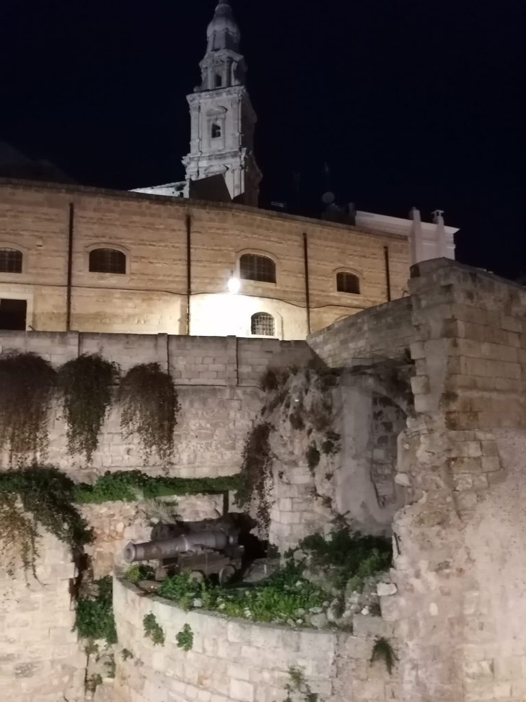 6ea97e62-1fd8-4996-a487-0e3d2f5a6723