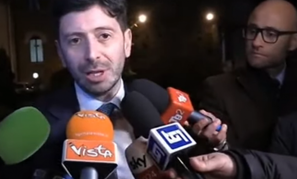 Governo, Speranza prepara il piano per il ritorno alla normalità