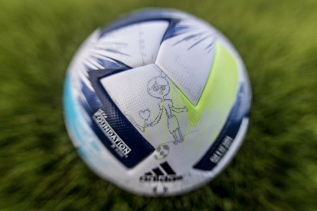 pallone-uefa-supercup-2020