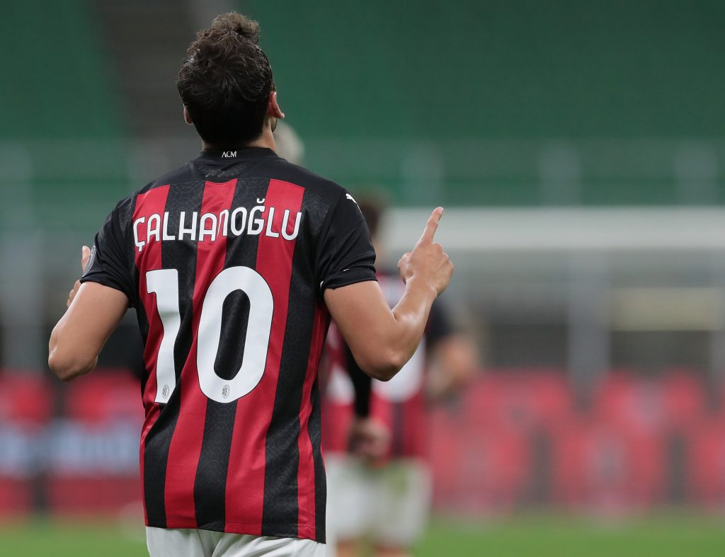 Calciomercato Napoli, Hakan Calhanoglu osservato speciale