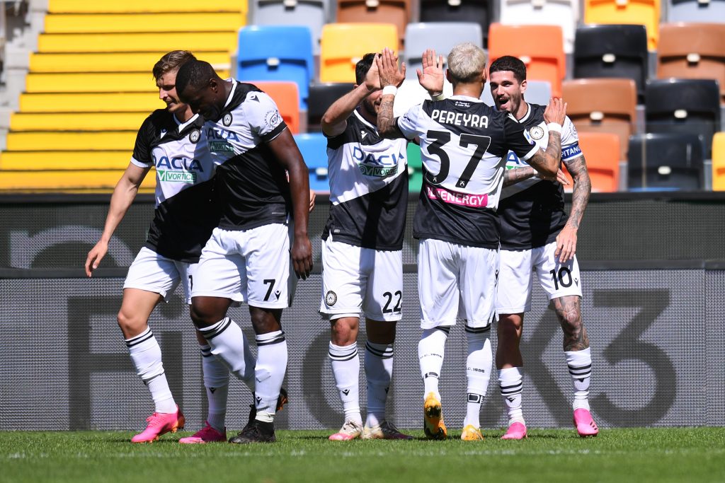 Pereyra esulta con i compagni