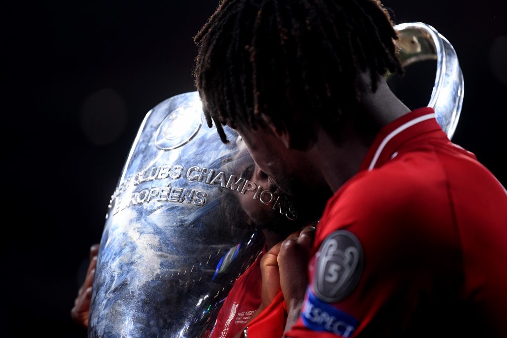 Origi bacia la Coppa